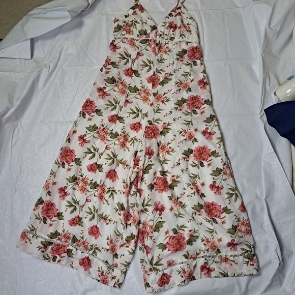 𝅺AMERICAN Eagle Outfitters Floral Jumpsuit - Picture 2 of 12